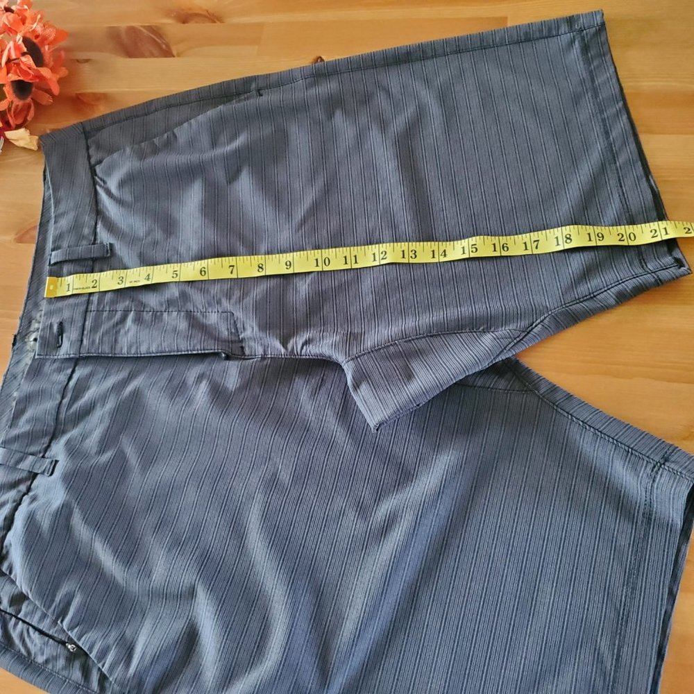 Hang Ten Wharf 21" Hybrid Shorts For Men - Picture 11 of 13